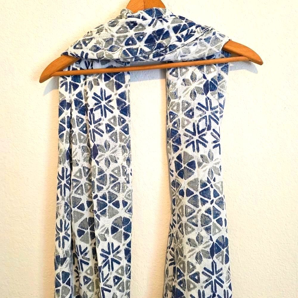 NWT VIVANTE by VSA Geometric Scarf / Wrap Coastal Beachy Resortwear Blue Green